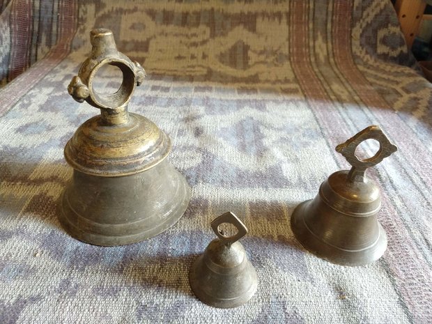 Authentieke vintage bronzenbellen  (klein-2) ±200-300 gram