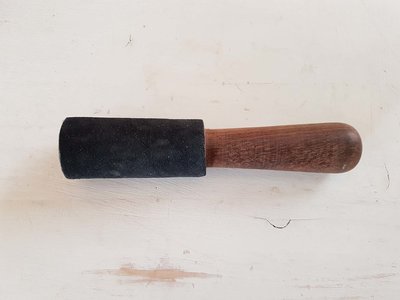 Klopper hout - leer klein-medium -zwart